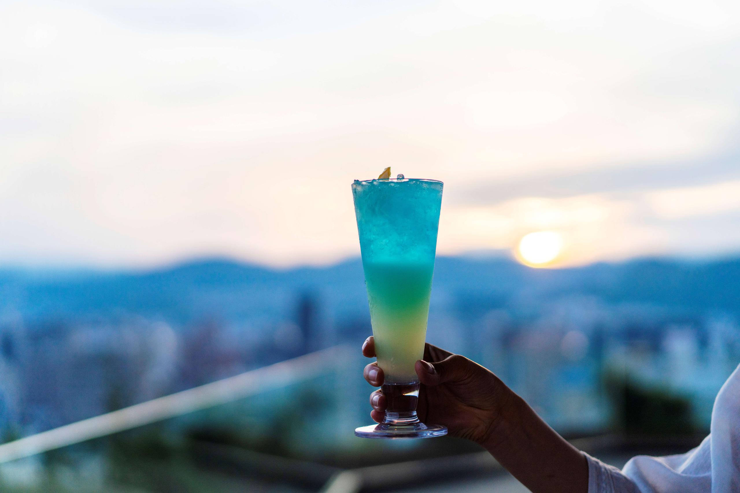 iwafu - おりづるタワー ROOF TOP CAFE & BAR 2026｜山陰山陽 広島