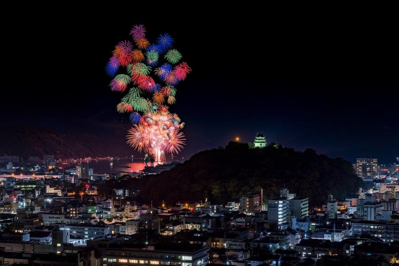 iwafu - うわじま牛鬼まつり 海上打上花火｜四国 愛媛｜日本期間限定