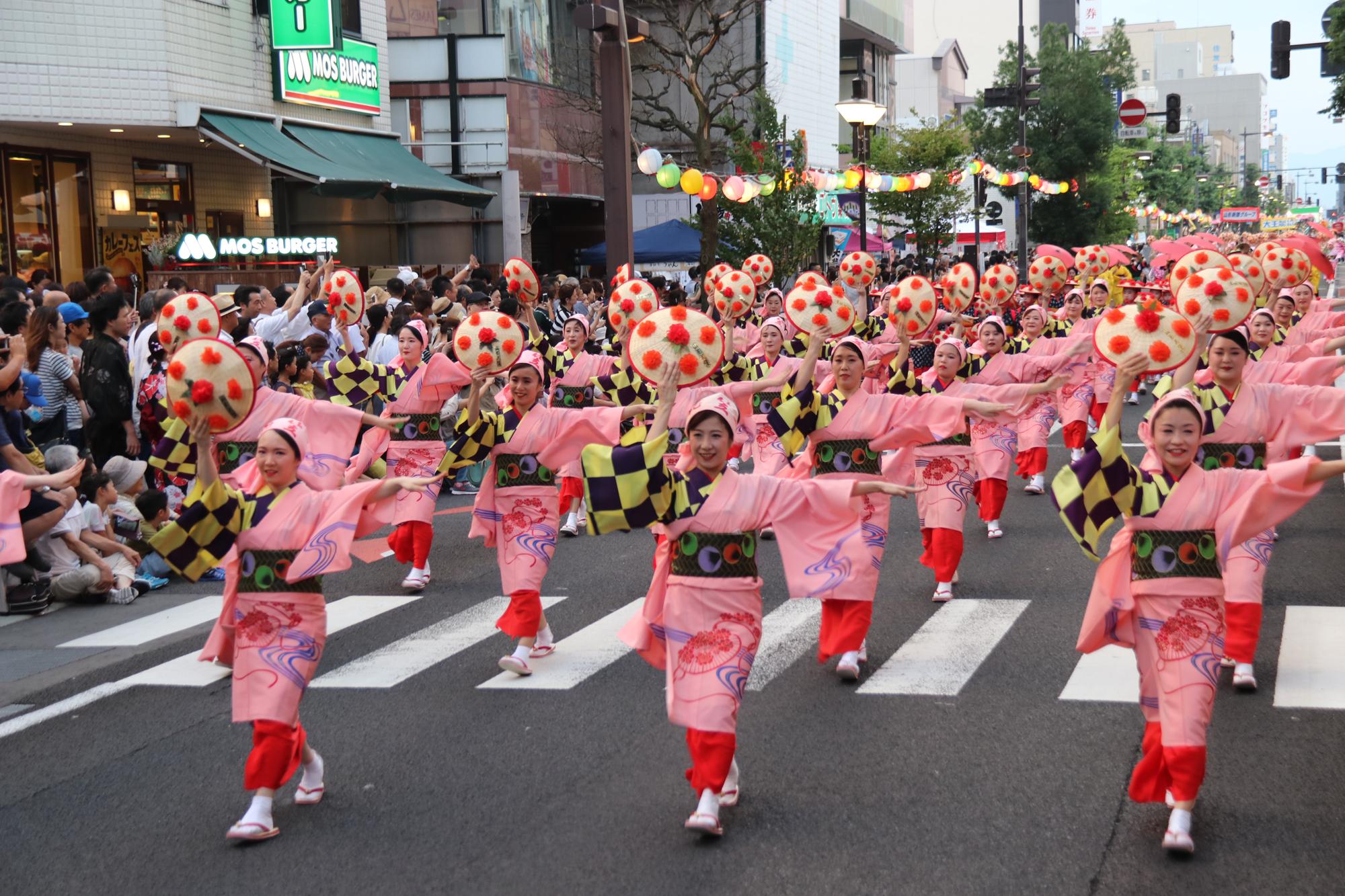 iwafu - 山形花笠まつり｜東北 山形｜日本期間限定文化旅行ガイド